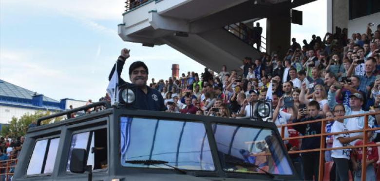 Maradonas verrückter Auftritt im Panzerwagen